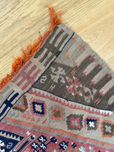 Load image into Gallery viewer, Belgin