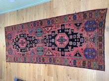 Load image into Gallery viewer, Silvia