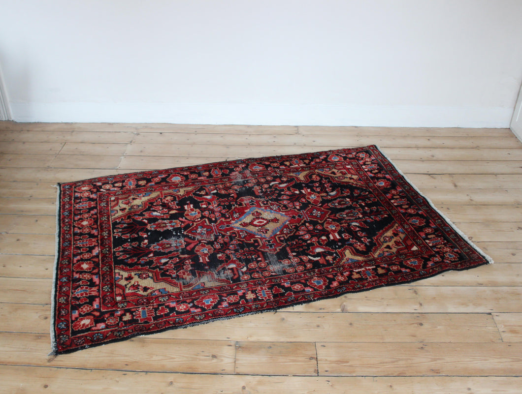 Pink red vintage antique rug carpet
