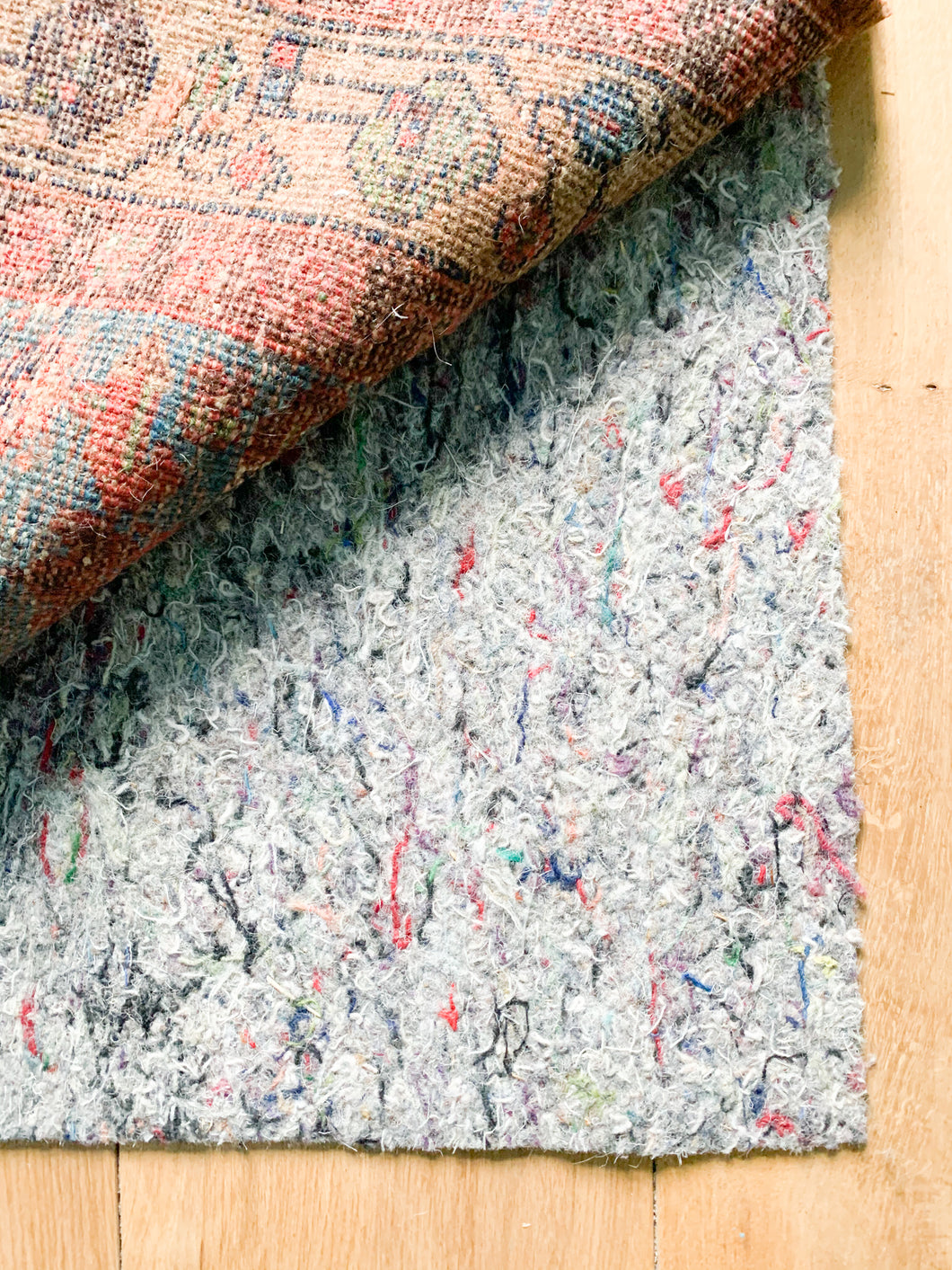 Underlay for small and medium rugs